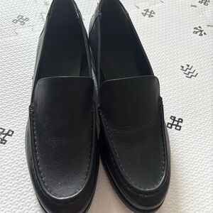 Everlane Black Leather Loafers